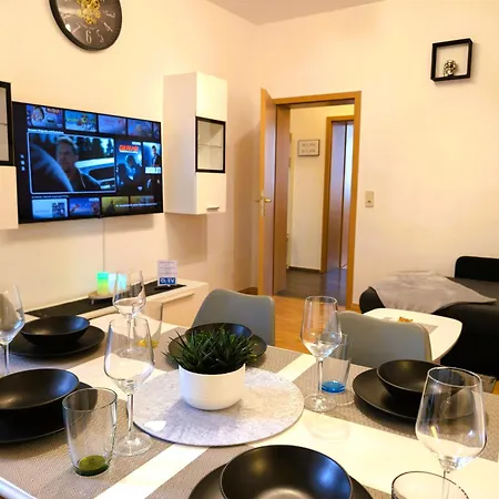 شقة 5 Personen, Familienfreundlich, Waschmaschine, Balkon, Amazon Prime