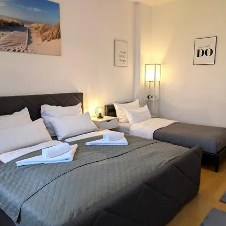 شقة 5 Personen, Familienfreundlich, Waschmaschine, Balkon, Amazon Prime ماغديبورغ