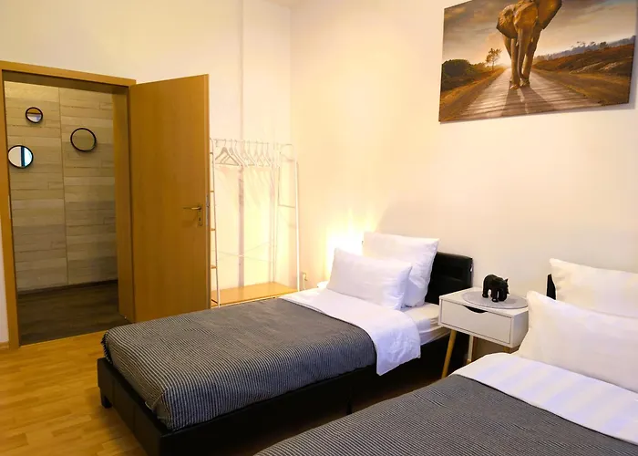 5 Personen, Familienfreundlich, Waschmaschine, Balkon, Amazon Prime Appartement *